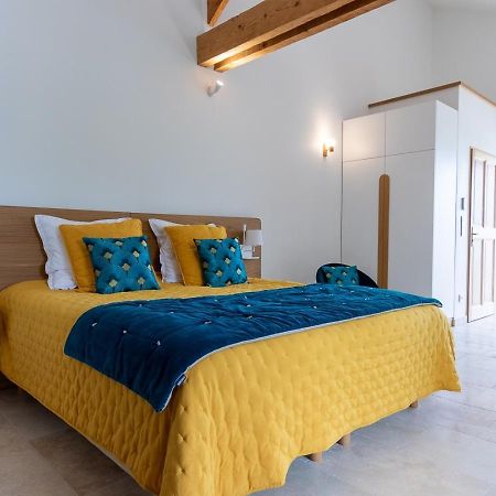 Bed and Breakfast Mas des Tourterelles Jonquieres  Exterior foto